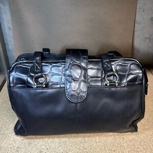 Black medium leather vintage shoulder purse